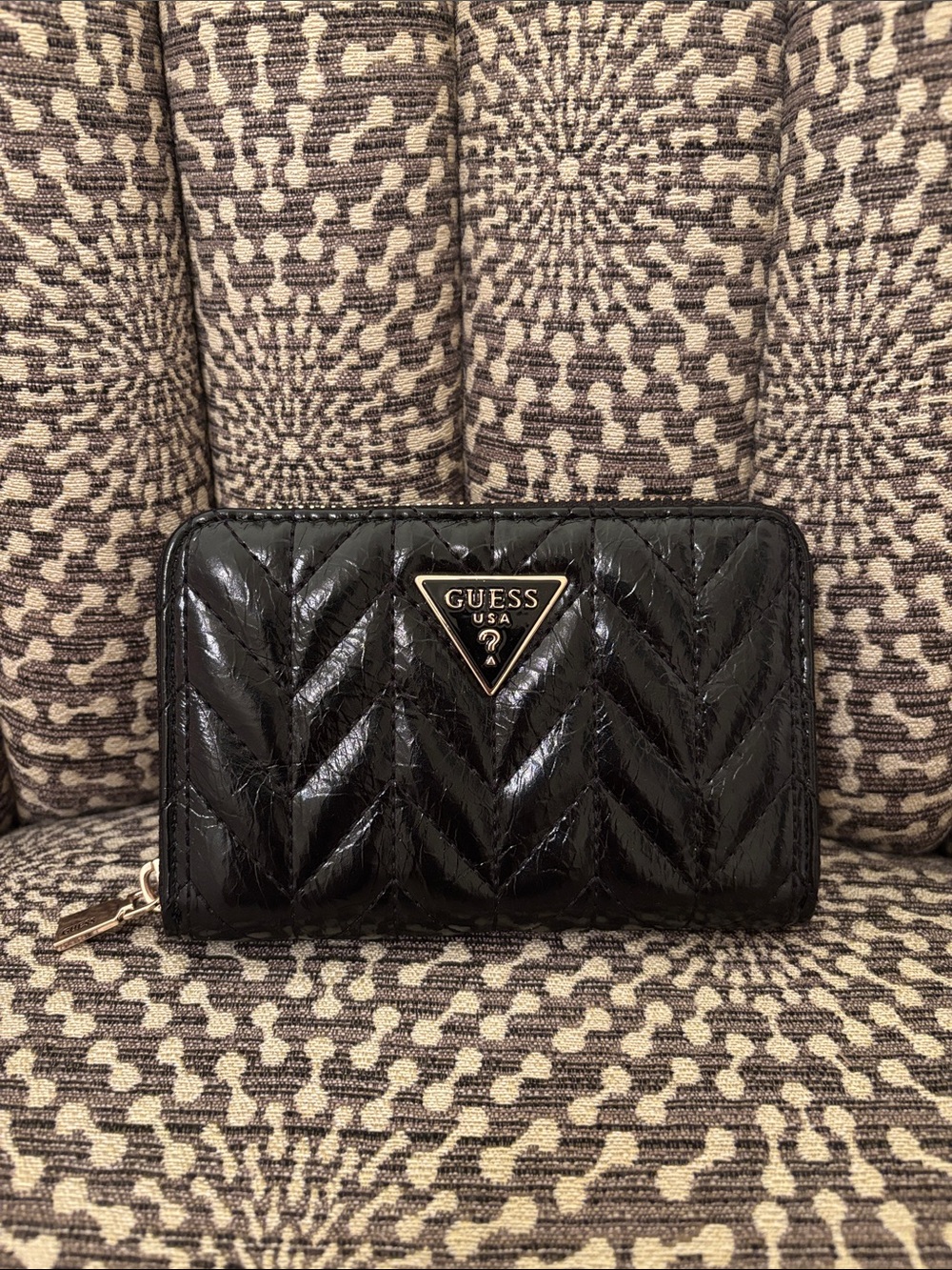 Guess Compact Zip Wallet Black Chevron Design Gold Tone Hardware for Bag
